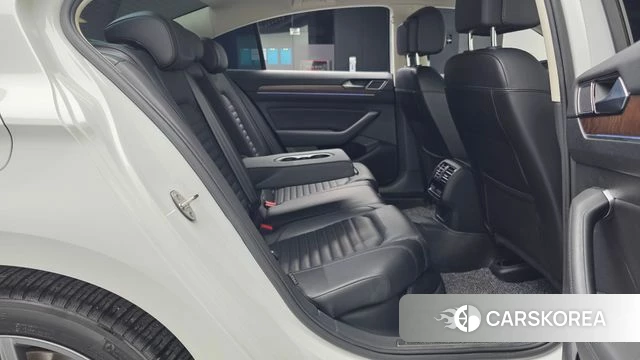 Volkswagen Passat GT (B8) 2018 Белый из Кореи, фото 3