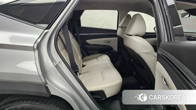 Hyundai Tucson (NX4) 2022 Серебристо-серый из Кореи, фото 3