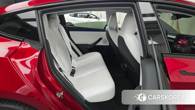 Tesla Model 3 2024 Красный из Кореи, фото 3