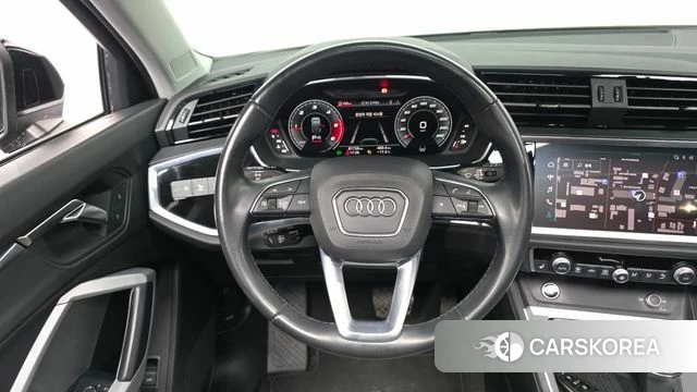 Audi Q3 (F3) 2022 Черный из Кореи, фото 3