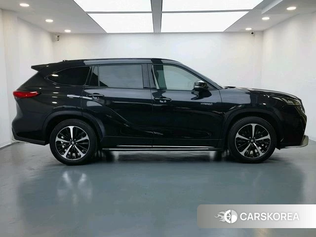 Toyota Crown 2022 Черный из Китая, фото 3