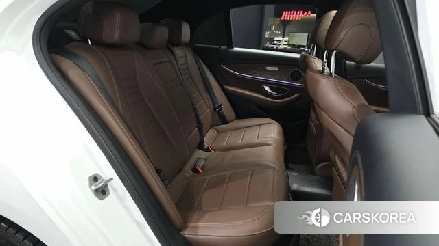 Mercedes-Benz E-Class W213 2021 Белый из Кореи, фото 3