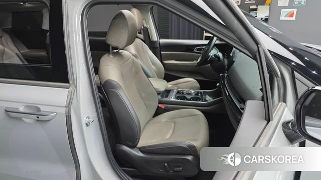 Kia The New Carnival 4th Generation 2024 Серебристо-серый из Кореи, фото 3
