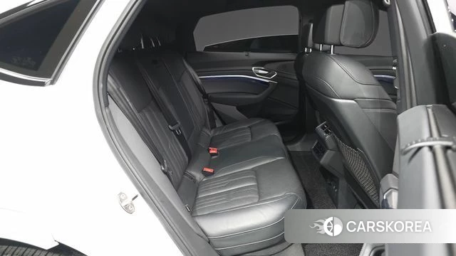 Audi e-Tron 2023 Белый из Кореи, фото 3