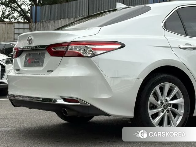 Toyota Camry 2023 Белый из Китая, фото 3