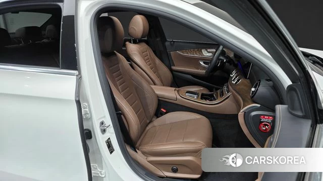 Mercedes-Benz E-Class W213 2021 Белый из Кореи, фото 3