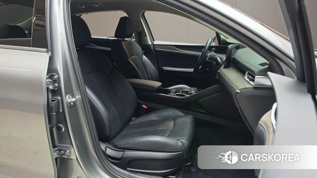 Kia K5 3rd generation 2023 Серебристо-серый из Кореи, фото 3
