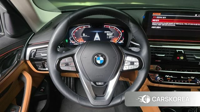 BMW 5 Series (G30) 2023 Черный из Кореи, фото 3