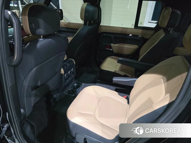 Land Rover Defender (L663) 2026 Черный из Кореи, фото 3