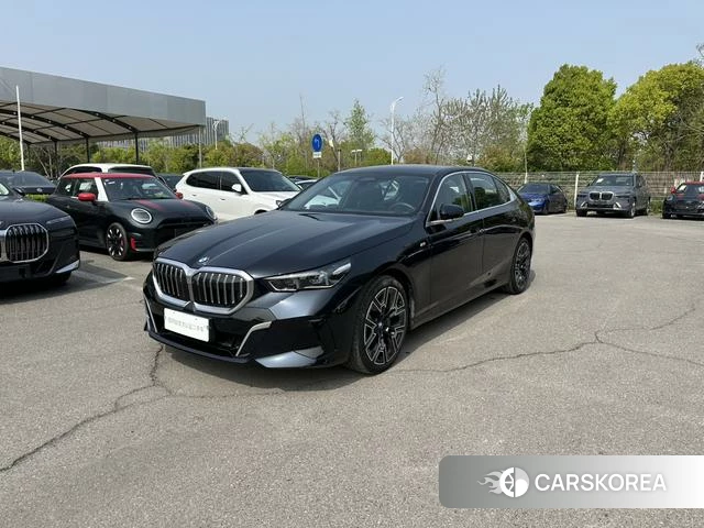 BMW 5 series 2025 Черный из Китая, фото 3