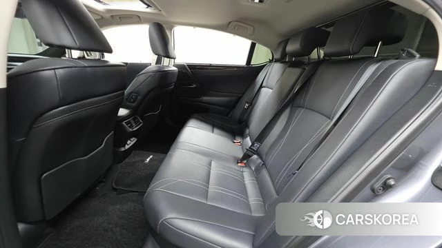 Lexus ES300h 7th generation 2020 Серый из Кореи, фото 3