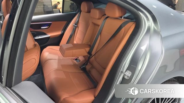Mercedes-Benz C-Class W206 2023 Серебристо-серый из Кореи, фото 3