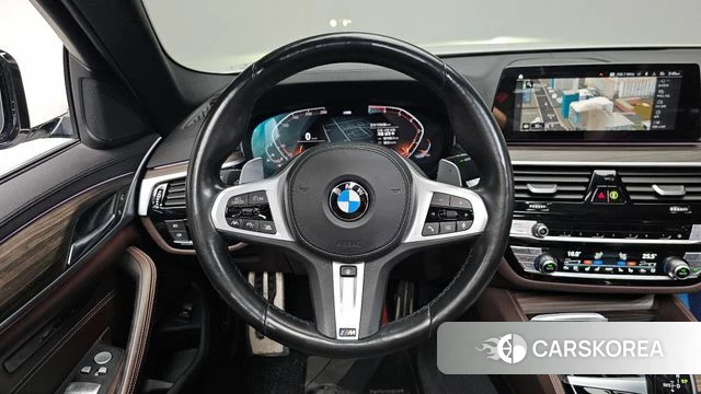 BMW 5 Series (G30) 2019 Белый из Кореи, фото 3