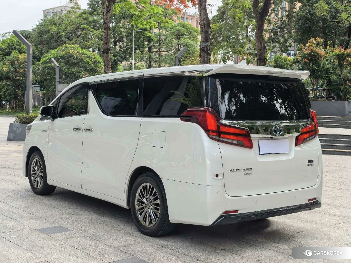 Toyota Alphard 2021 Белый из Китая, фото 3