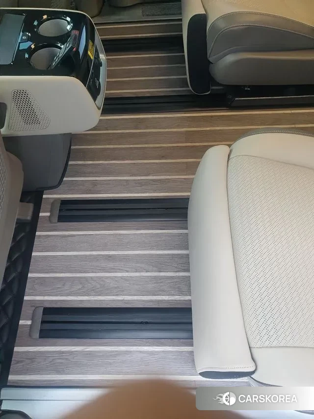 Kia Carnival 4th generation 2023 Жемчужный цвет из Кореи, фото 3