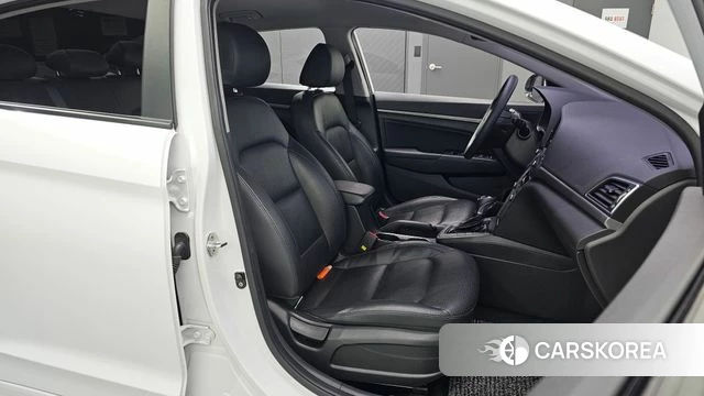 Hyundai Avante AD 2018 Белый из Кореи, фото 3