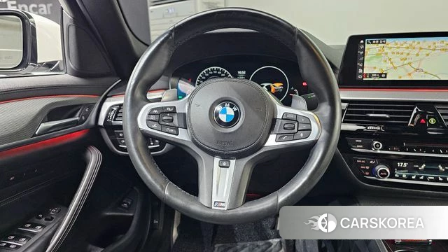 BMW 5 Series (G30) 2019 Белый из Кореи, фото 3
