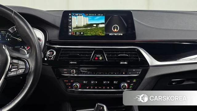 BMW 5 Series (G30) 2018 Белый из Кореи, фото 3