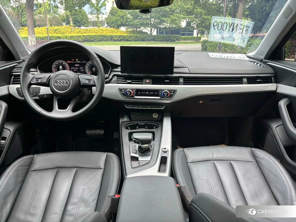 Audi A4L 2020 Серебристо-серый из Китая, фото 3