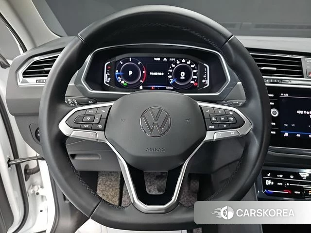 Volkswagen Tiguan second Generation 2022 Белый из Кореи, фото 3