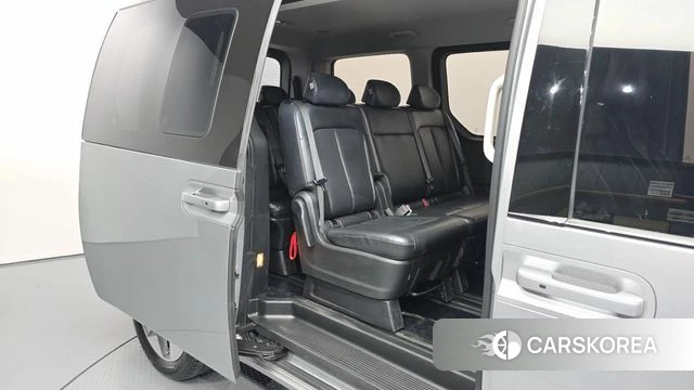 Hyundai Staria 2022 Серебряный из Кореи, фото 3
