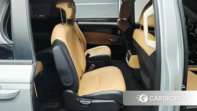 Kia Carnival 4th generation 2022 Серебряный из Кореи, фото 3