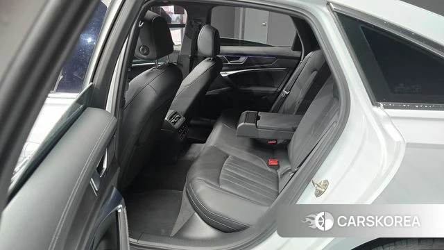 Audi A6 (C8) 2021 Белый из Кореи, фото 3
