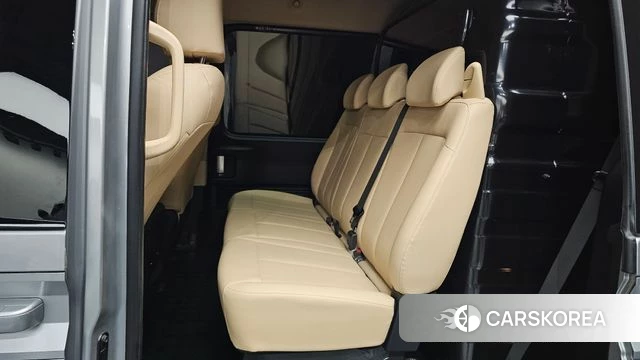 Hyundai Staria 2024 Серебряный из Кореи, фото 3