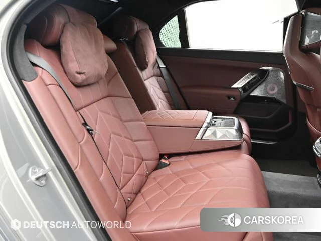 BMW 7 Series (G70) 2023 Серый из Кореи, фото 3