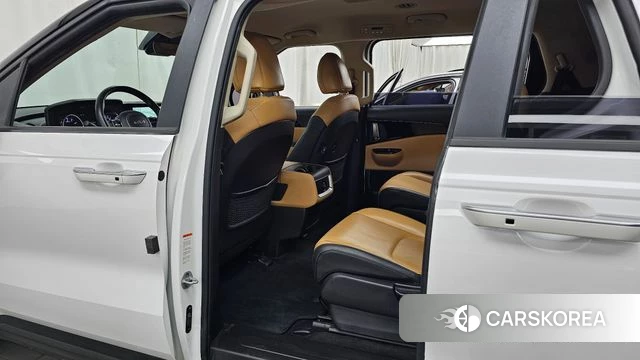 Kia Carnival 4th generation 2023 Белый из Кореи, фото 3