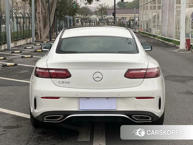 Mercedes-Benz E-Class 2021 Белый из Китая, фото 3