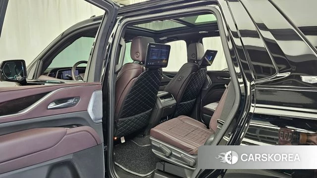 Cadillac Escalade 5th Generation 2023 Черный из Кореи, фото 3