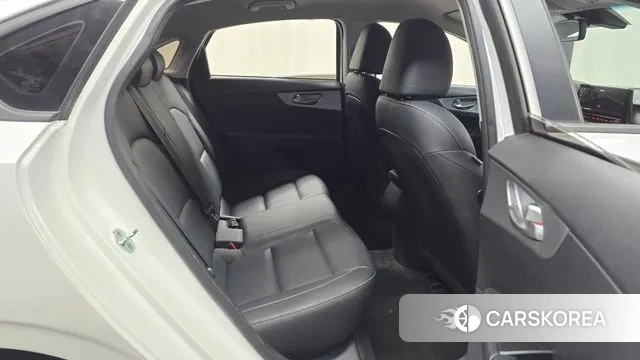 Kia The New K3 2nd generation 2021 Белый из Кореи, фото 3