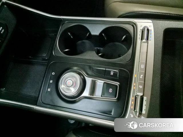 Kia The New Carnival 4th Generation 2025 Белый из Кореи, фото 3