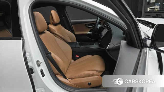 Mercedes-Benz E-Class W214 2025 Белый из Кореи, фото 3