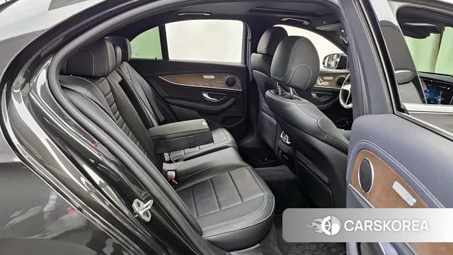 Mercedes-Benz E-Class W213 2021 Серый из Кореи, фото 3