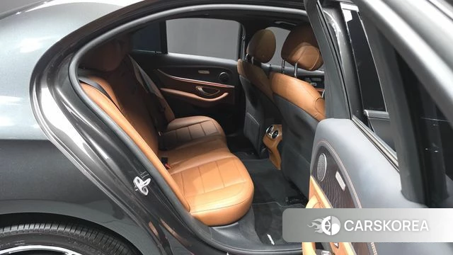 Mercedes-Benz E-Class W213 2021 Серый из Кореи, фото 3