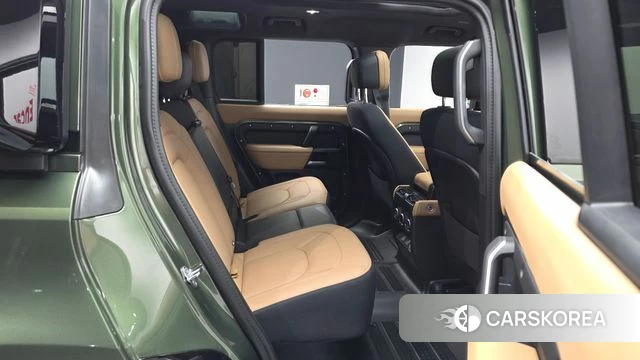 Land Rover Defender (L663) 2026 Зеленый из Кореи, фото 3