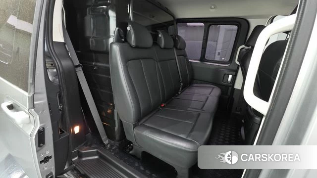 Hyundai Staria 2022 Серебряный из Кореи, фото 3