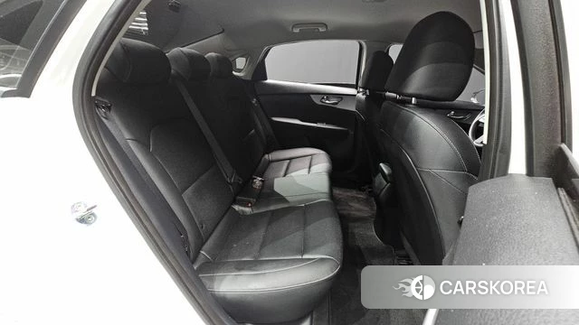 Kia The New K3 2nd generation 2021 Белый из Кореи, фото 3