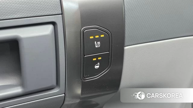 Kia EV3 2025 Серебристо-серый из Кореи, фото 3