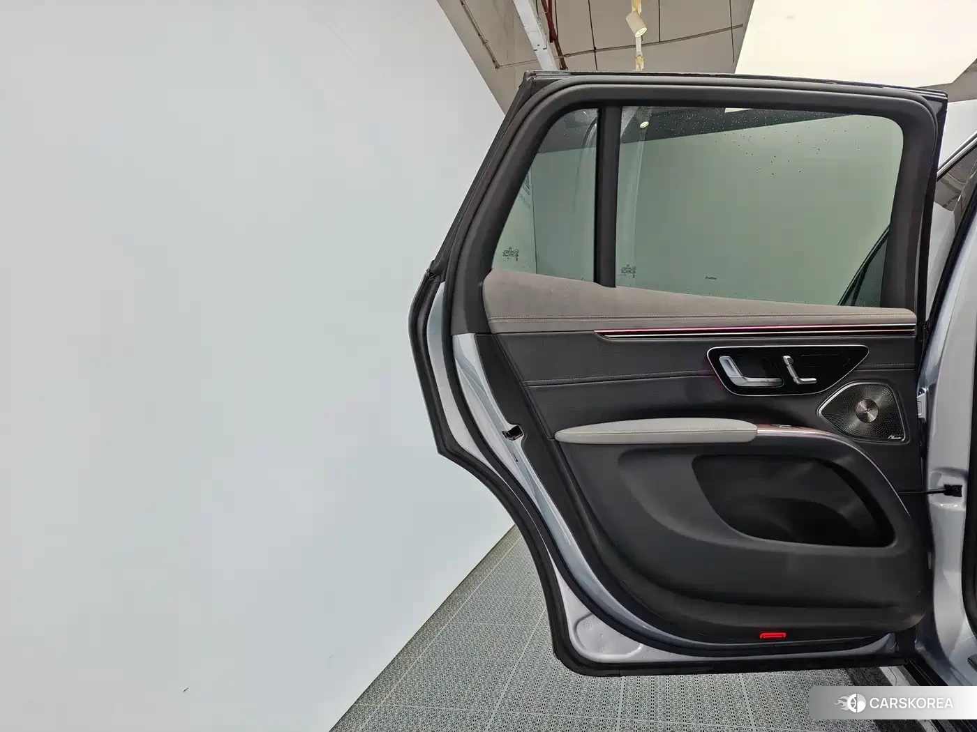 Mercedes-Benz EQS 2023 Silver/gray из Китая, фото 3