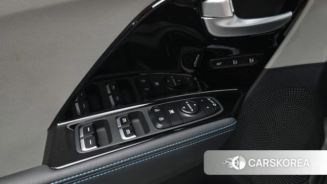 Kia Niro 2019 Серебристо-серый из Кореи, фото 3