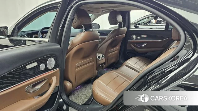 Mercedes-Benz E-Class W213 2018 Черный из Кореи, фото 3