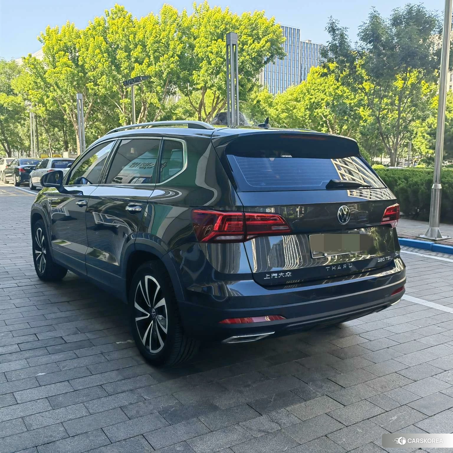 Volkswagen Tharu 2022 Темно-серый из Китая, фото 3