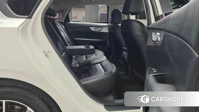 Kia The New K3 2nd generation 2021 Белый из Кореи, фото 3