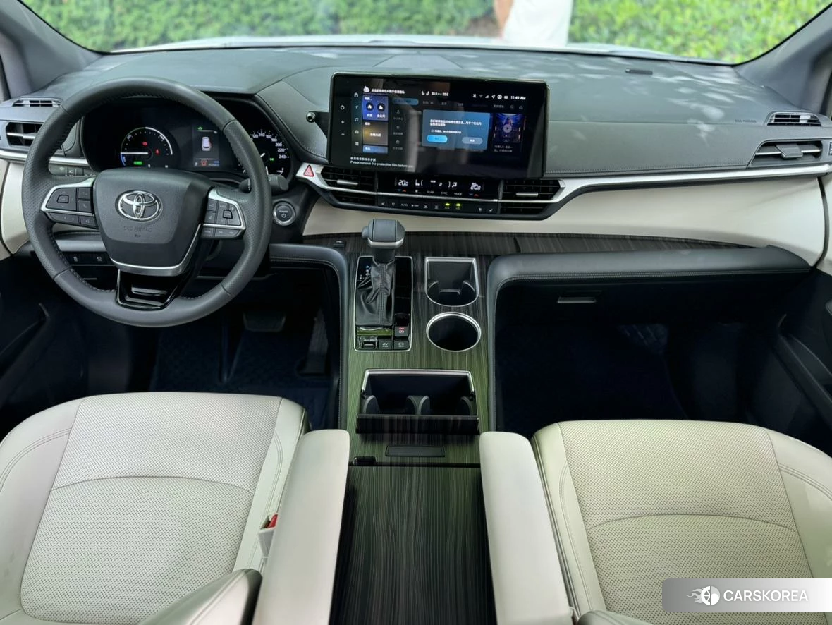 Toyota Sienna 2024 Белый из Китая, фото 3