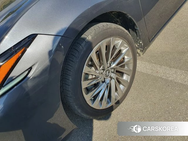 Lexus ES300h 7th generation 2021 Серый из Кореи, фото 3