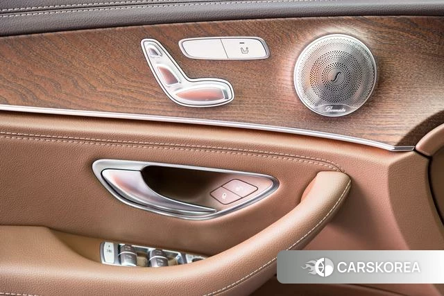 Mercedes-Benz E-Class 2022 Черный из Китая, фото 3