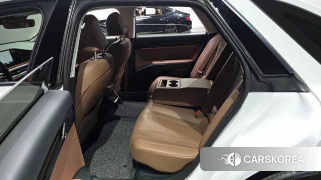 Hyundai Grandeur Hybrid (GN7) 2023 Белый из Кореи, фото 3